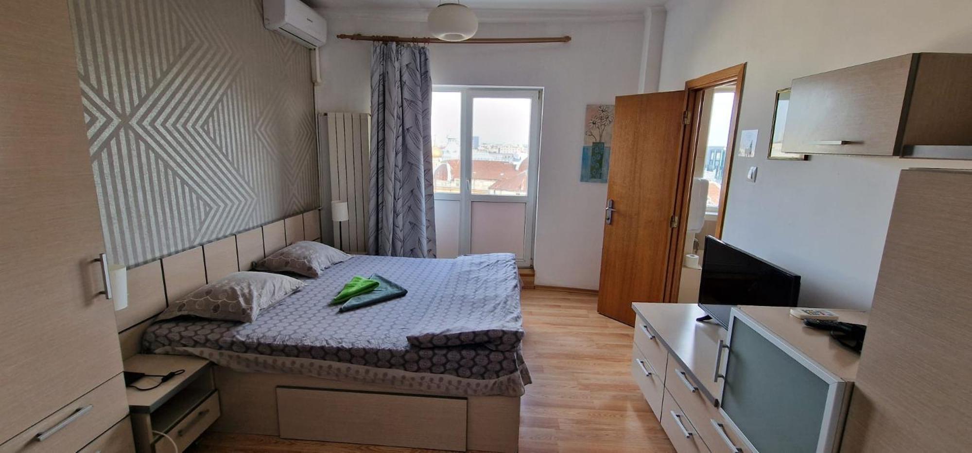 Old Town Apartment *
